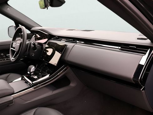 New 2026 Land Rover Range Rover Sport Dynamic SE AWD/4WD image 9