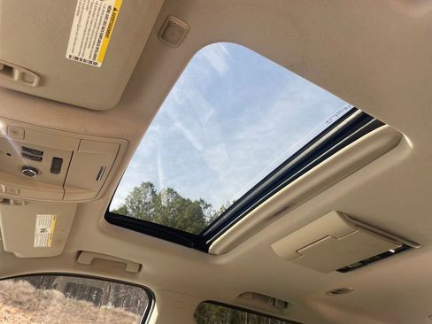 Used 2015 GMC Yukon XL SLT w/ Open Road Package image 26