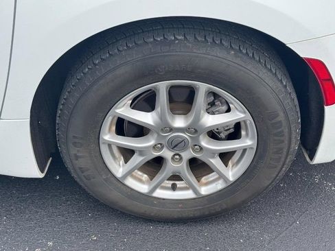Used 2023 Chrysler Pacifica Touring-L FWD image 7