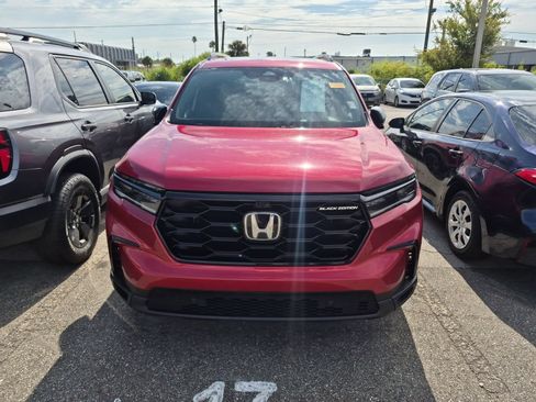 Used 2025 Honda Pilot Black Edition image 2