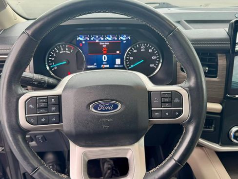 Certified 2024 Ford Expedition Limited image 32