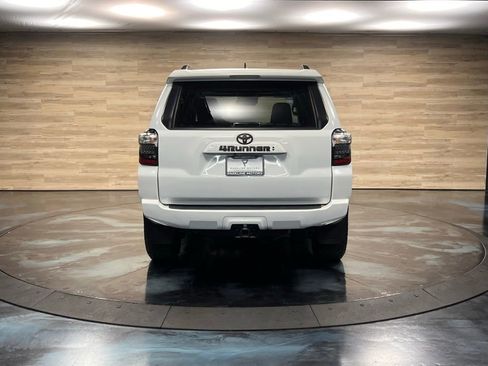 Used 2024 Toyota 4Runner SR5 Premium w/ Moonroof Package RWD image 11