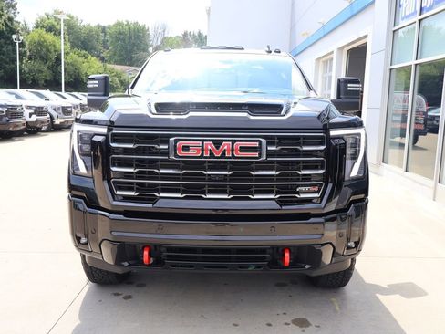 Used 2026 GMC Sierra 2500 AT4 w/ AT4 Premium Plus Package AWD/4WD image 5