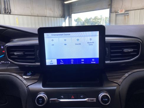 Used 2020 Ford Explorer Limited image 43