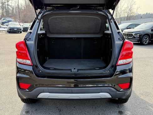 Used 2020 Chevrolet Trax LT w/ Sun & Sound Package image 12