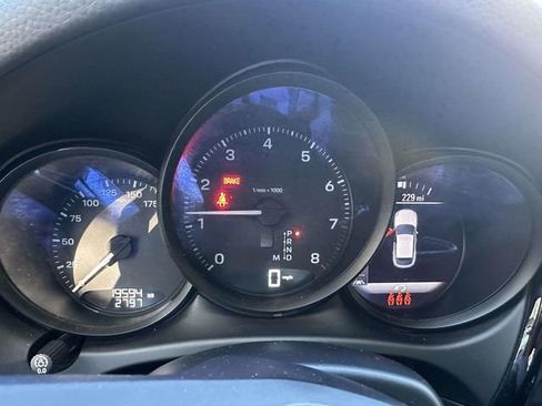 Used 2024 Porsche Macan image 26