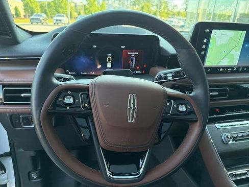 Used 2025 Lincoln Aviator Reserve w/ Illumination Package RWD image 17