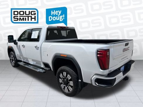Used 2025 GMC Sierra 3500 Denali w/ Denali Reserve Package AWD/4WD image 4