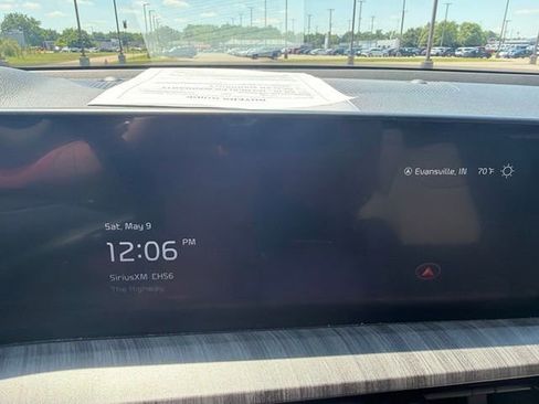 Used 2025 Kia Telluride EX w/ EX Captain's Chair Package FWD image 19