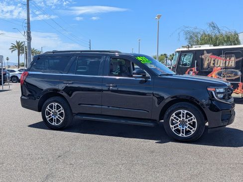 Certified 2025 Ford Expedition Active AWD/4WD image 7