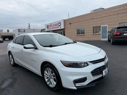 Used 2017 Chevrolet Malibu LT image 6