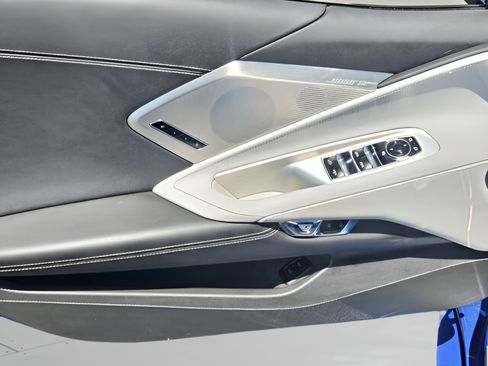 Used 2021 Chevrolet Corvette Stingray Preferred Conv w/ Z51 Performance Package RWD image 10