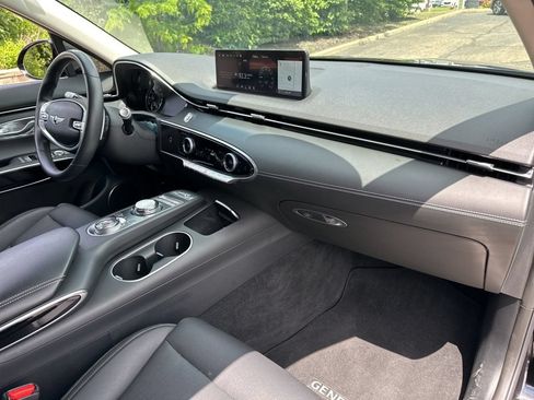 Used 2025 Genesis GV70 2.5T AWD/4WD image 24