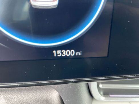 Used 2025 Hyundai Elantra Limited image 40