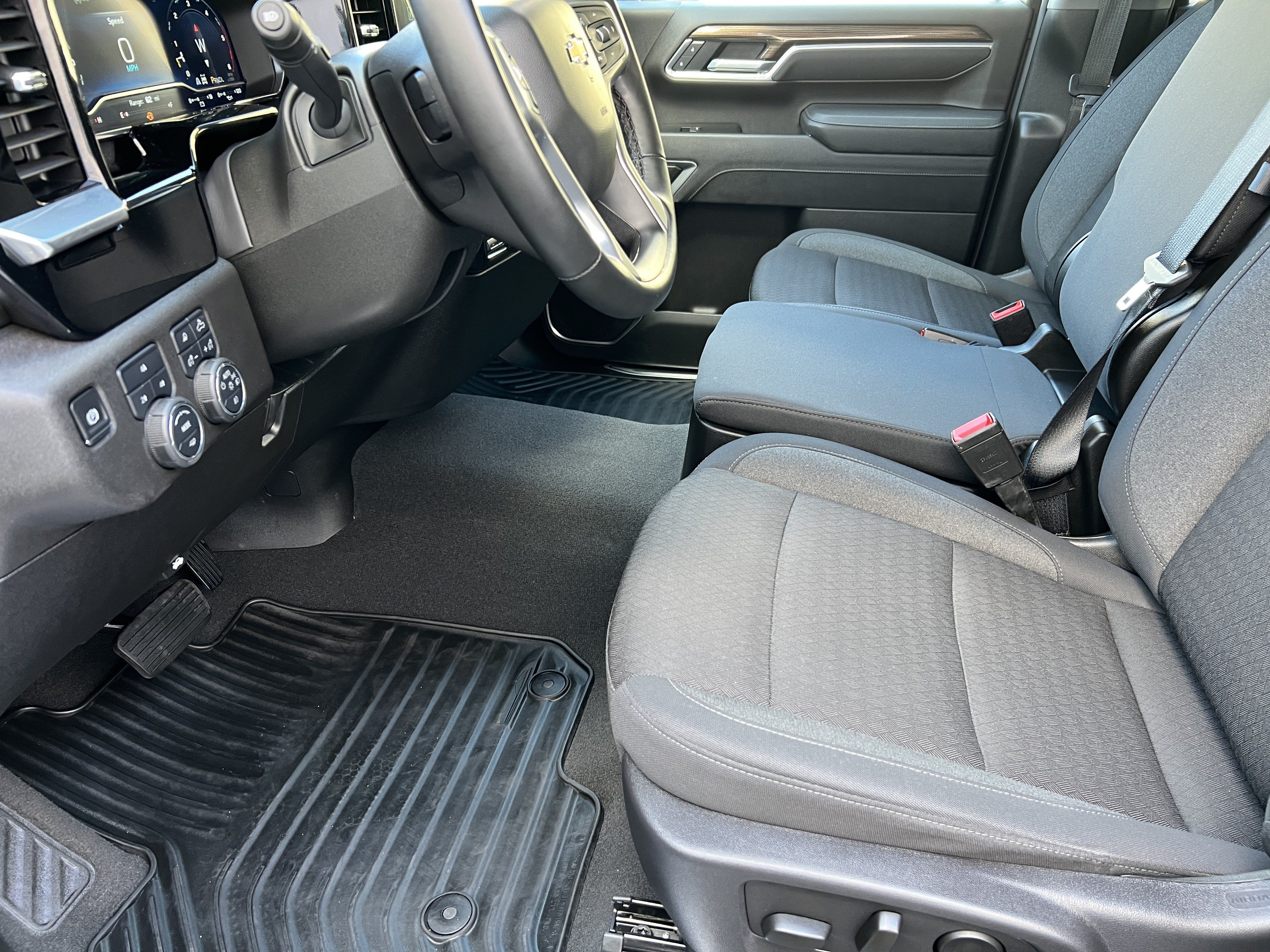 Used 2025 Chevrolet Silverado 2500 LT w/ Safety Package AWD/4WD image 15