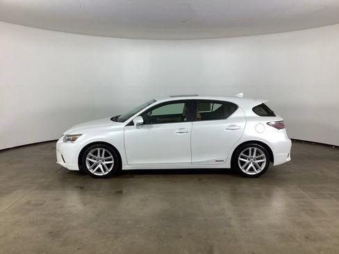 Used 2016 Lexus CT 200h w/ Navigation Package FWD image 16