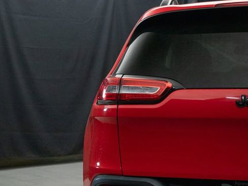 Used 2018 Jeep Cherokee Limited w/ High Altitude Package image 12