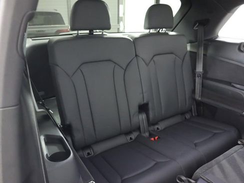 Used 2025 Audi Q7 3.0T Prestige w/ Prestige Package image 24