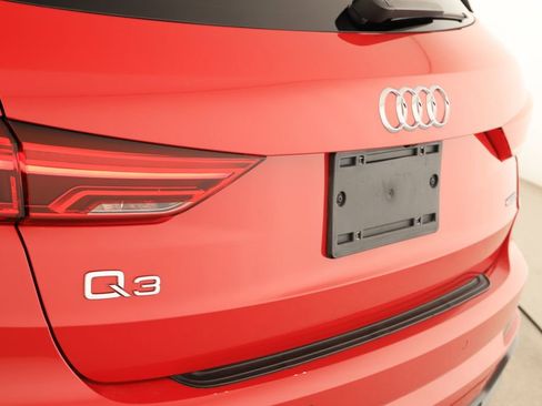 Certified 2022 Audi Q3 2.0T Premium w/ Convenience Package AWD/4WD image 37