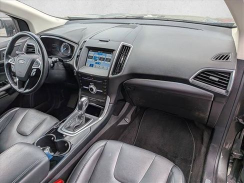 Used 2018 Ford Edge Titanium w/ Technology Package FWD image 20