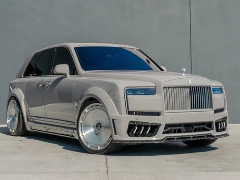 Used 2025 Rolls-Royce Cullinan Black Badge image 1