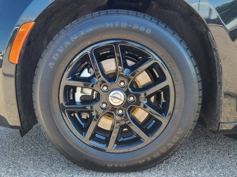 Used 2023 Chrysler Voyager LX image 17