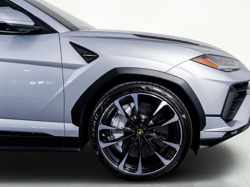 Used 2024 Lamborghini Urus S image 4