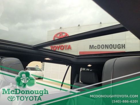 Certified 2024 Toyota Sequoia Platinum image 18