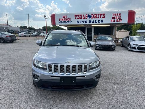 Used 2017 Jeep Compass High Altitude AWD/4WD image 2