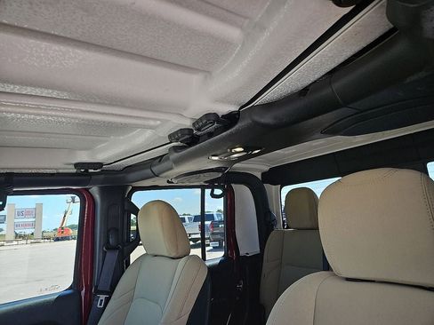 Used 2021 Jeep Gladiator Sport AWD/4WD image 20