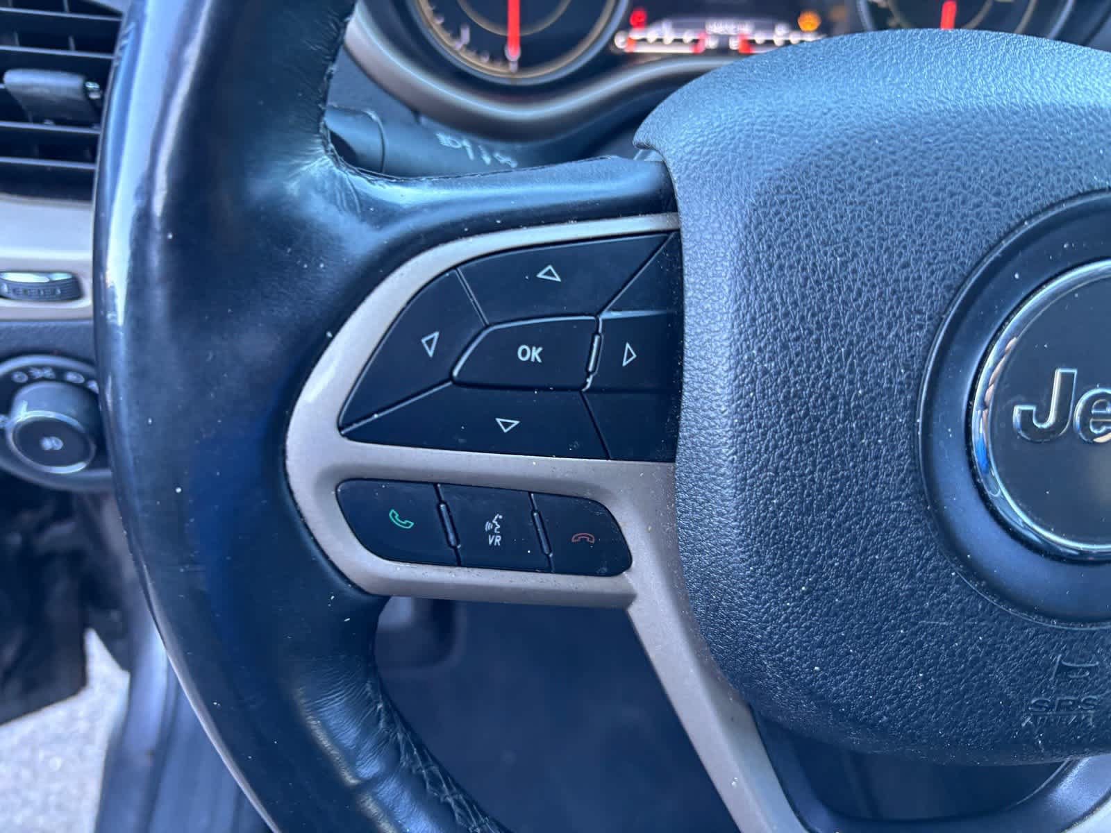 Used 2017 Jeep Cherokee Limited FWD image 15