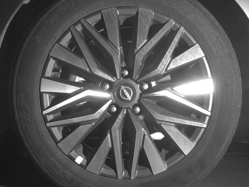 Used 2025 Nissan Altima 2.5 SV image 11