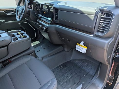 New 2026 GMC Sierra 1500 Elevation image 17