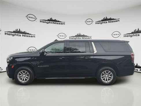 Used 2024 Chevrolet Suburban LT AWD/4WD image 2