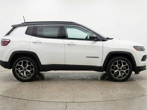 Used 2025 Jeep Compass Limited AWD/4WD image 11