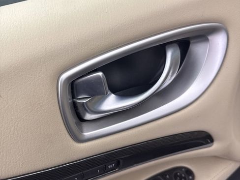 Used 2017 INFINITI QX60 AWD w/ Premium Package image 16