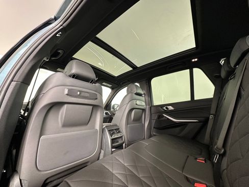 Used 2024 BMW X5 xDrive40i w/ Parking Assistance Package AWD/4WD image 17
