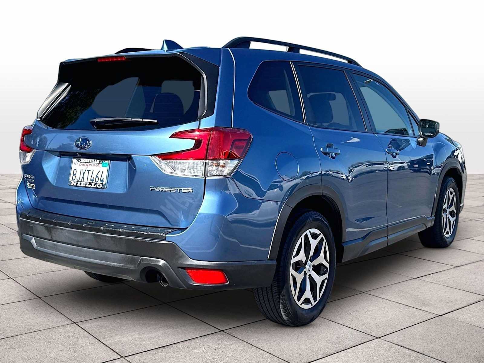Used 2019 Subaru Forester Premium AWD/4WD image 15
