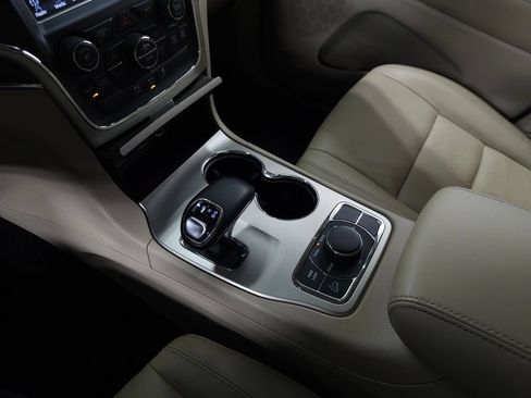 Used 2014 Jeep Grand Cherokee Limited AWD/4WD image 26