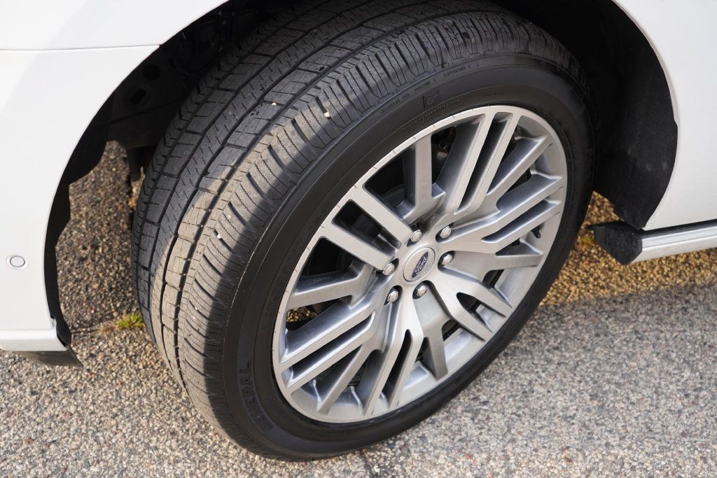 Used 2024 Ford Expedition Platinum AWD/4WD image 13