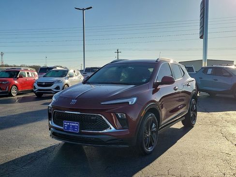 Used 2025 Buick Encore GX Sport Touring image 2