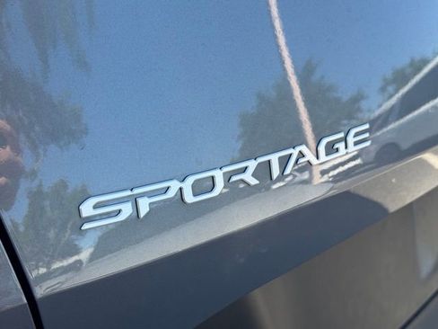 Used 2024 Kia Sportage EX FWD image 4
