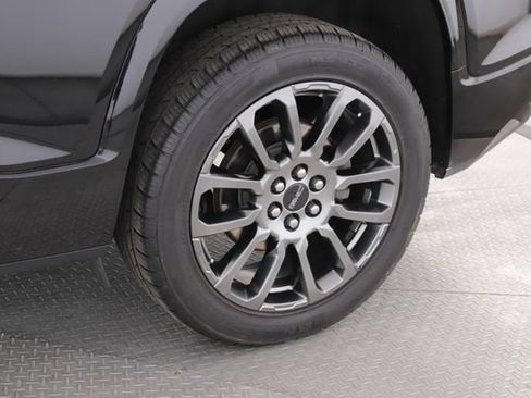 Used 2023 GMC Acadia Denali w/ Black Diamond Edition AWD/4WD image 14