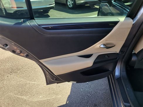 Used 2021 Lexus ES 300h w/ Premium Package image 10