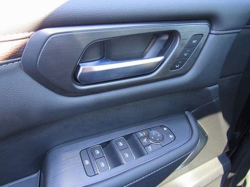 New 2026 Nissan Armada Platinum image 13