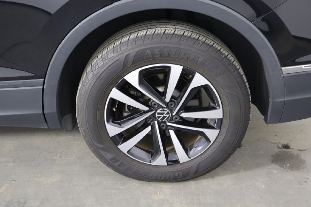Used 2023 Volkswagen Tiguan S FWD image 34