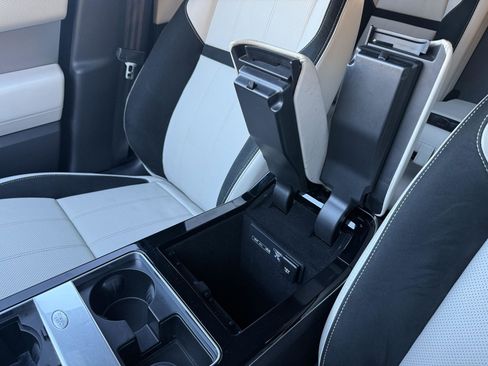 Used 2020 Land Rover Range Rover Velar R-Dynamic S image 33