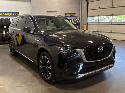 Used 2024 MAZDA CX-90 Plug-In Hybrid w/ Premium Plus AWD/4WD image 3