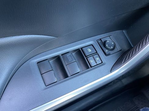 Used 2022 Toyota RAV4 LE image 23