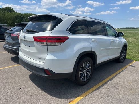 Used 2019 Toyota Highlander XLE AWD/4WD image 8